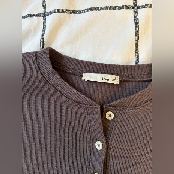 Aritzia Wilfred Free Mavis Cropped Ribbed Long Sleeve Top in Chocolate Brown - Picture 6 of 6